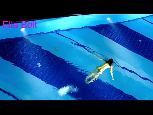 ❤️ Je ne peux pas m'arrêter de regarder, jeune blonde prise en train de nager nue dans la piscine de la station ELLA BOLT. ❤️ Vidéo de porno at fr.xxxtun.ru ️❤