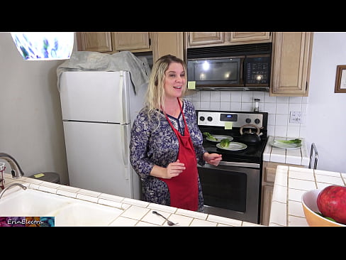❤️ Belle-mère qui le traie dans la cuisine avant son rendez-vous. ❤️ Vidéo de porno at fr.xxxtun.ru ️❤