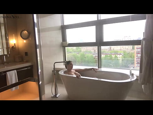 ❤️ Une énorme nana se branlant passionnément la chatte dans la salle de bains ❤️ Vidéo de porno at fr.xxxtun.ru ️❤
